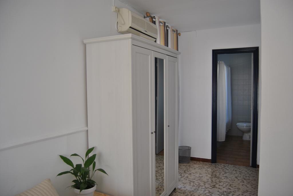 Hostal Puerto De Santa Maria إل بويرتو دي سانتا ماريا المظهر الخارجي الصورة